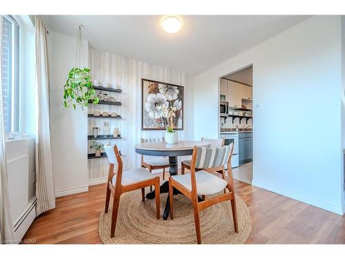 608-279 Chandler Drive, Kitchener, ON - Indoor Photo Showing Dining Room