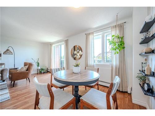 608-279 Chandler Drive, Kitchener, ON - Indoor Photo Showing Dining Room