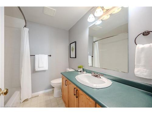 484 Millburn Boulevard, Fergus, ON - Indoor Photo Showing Bathroom