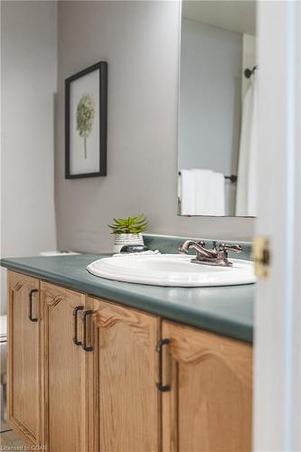 484 Millburn Boulevard, Fergus, ON - Indoor Photo Showing Bathroom