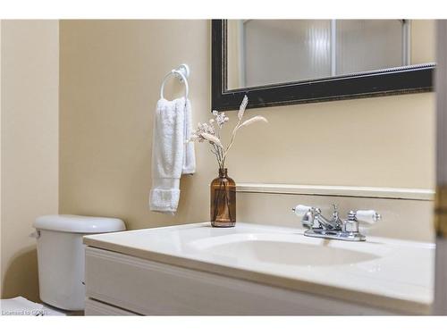 484 Millburn Boulevard, Fergus, ON - Indoor Photo Showing Bathroom