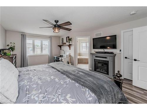 124 Courtney Street, Fergus, ON - Indoor Photo Showing Bedroom