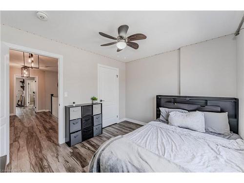 124 Courtney Street, Fergus, ON - Indoor Photo Showing Bedroom