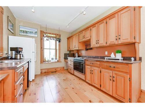 179 Garafraxa Street E, Fergus, ON - Indoor Photo Showing Kitchen