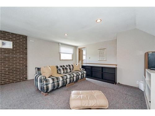 179 Garafraxa Street E, Fergus, ON - Indoor Photo Showing Living Room