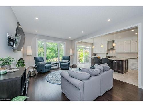 103 Ambrous Crescent, Guelph, ON - Indoor Photo Showing Living Room