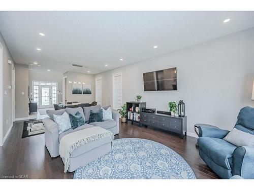 103 Ambrous Crescent, Guelph, ON - Indoor Photo Showing Living Room