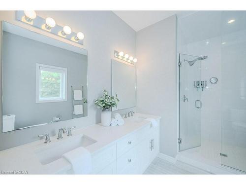 103 Ambrous Crescent, Guelph, ON - Indoor Photo Showing Bathroom