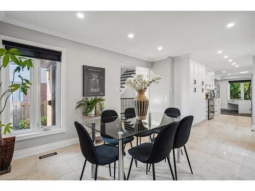 6225 Millers Grove, Mississauga, ON - Indoor Photo Showing Dining Room