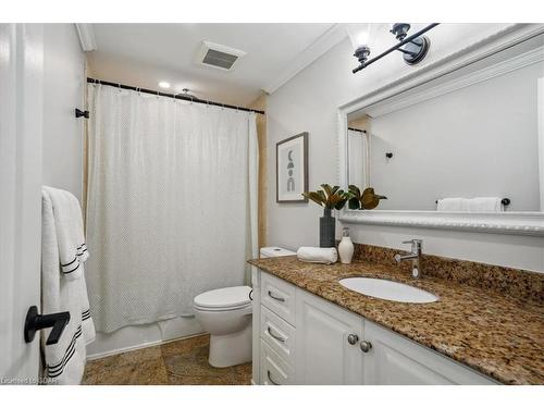 6225 Millers Grove, Mississauga, ON - Indoor Photo Showing Bathroom