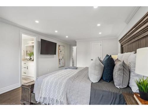 6225 Millers Grove, Mississauga, ON - Indoor Photo Showing Bedroom