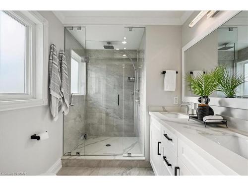 6225 Millers Grove, Mississauga, ON - Indoor Photo Showing Bathroom