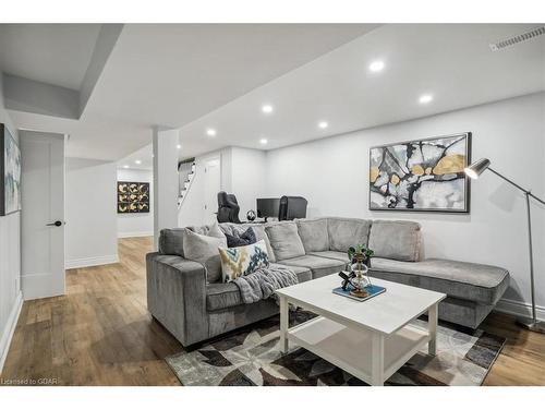 6225 Millers Grove, Mississauga, ON - Indoor Photo Showing Living Room