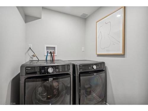 6225 Millers Grove, Mississauga, ON - Indoor Photo Showing Laundry Room