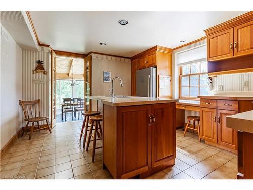 5588 Wellington Rd 39, Guelph/Eramosa, ON - Indoor Photo Showing Kitchen