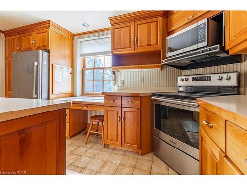 5588 Wellington Rd 39, Guelph/Eramosa, ON - Indoor Photo Showing Kitchen