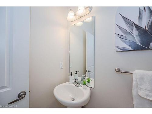 67 Frasson Drive, Guelph, ON - Indoor Photo Showing Bathroom