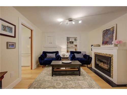 513 St Andrew Street W, Fergus, ON - Indoor Photo Showing Living Room With Fireplace