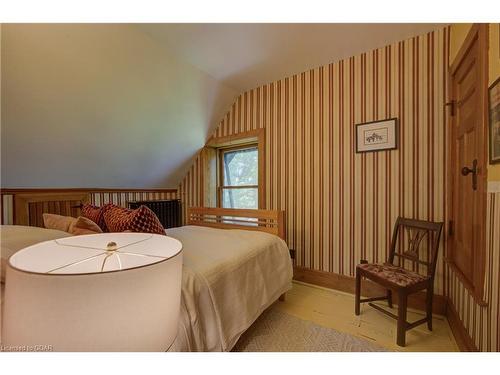 513 St Andrew Street W, Fergus, ON - Indoor Photo Showing Bedroom