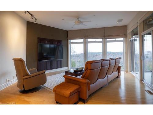 3030 Concession Road 3, Adjala-Tosorontio, ON - Indoor Photo Showing Living Room