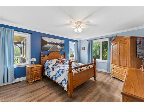 100 Harris Crescent, Mount Forest, ON - Indoor Photo Showing Bedroom