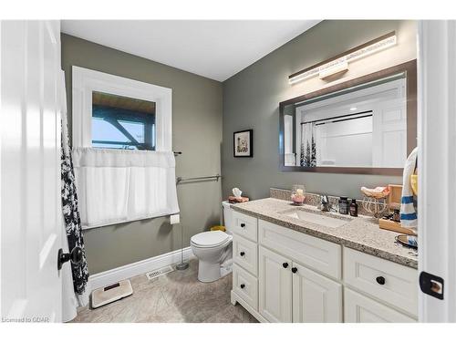 100 Harris Crescent, Mount Forest, ON - Indoor Photo Showing Bathroom