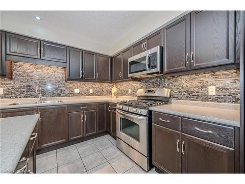 130 Marr Drive, Elora, ON - Indoor Photo Showing Kitchen With Double Sink With Upgraded Kitchen