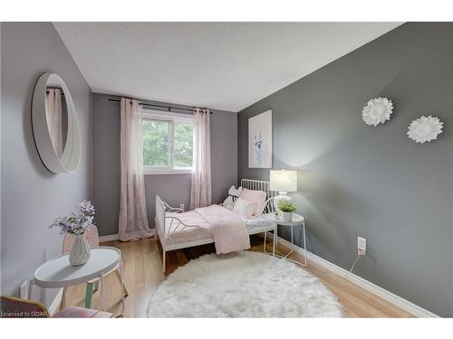 440 Flannery Drive, Fergus, ON - Indoor Photo Showing Bedroom