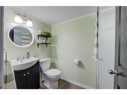 440 Flannery Drive, Fergus, ON - Indoor Photo Showing Bathroom