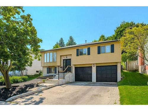 112 Freshmeadow Way, Guelph, ON - Outdoor With Facade