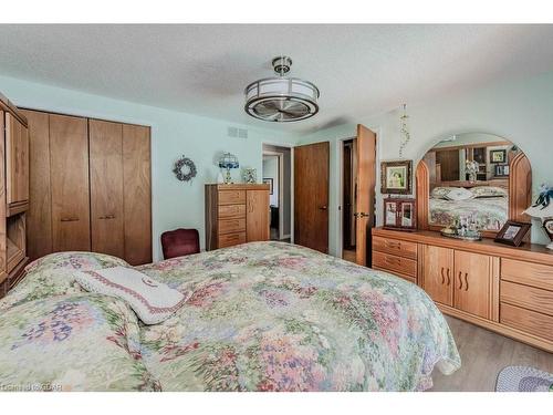 112 Freshmeadow Way, Guelph, ON - Indoor Photo Showing Bedroom