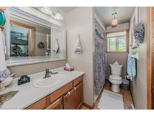 112 Freshmeadow Way, Guelph, ON - Indoor Photo Showing Bathroom