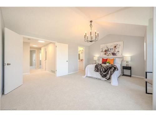 19 Silversmith Court, Guelph, ON - Indoor Photo Showing Bedroom