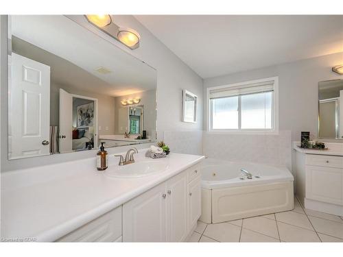 19 Silversmith Court, Guelph, ON - Indoor Photo Showing Bathroom