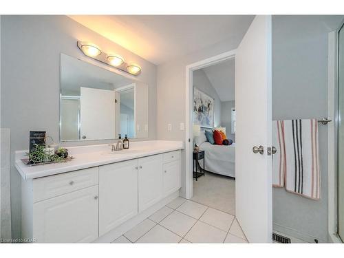 19 Silversmith Court, Guelph, ON - Indoor Photo Showing Bathroom