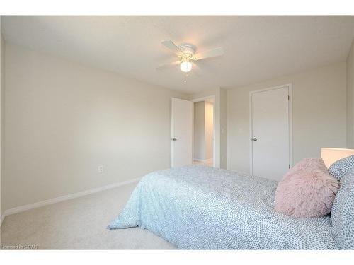 19 Silversmith Court, Guelph, ON - Indoor Photo Showing Bedroom