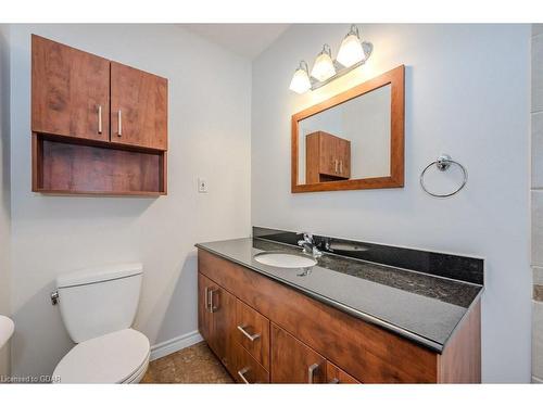 467 York Road, Guelph, ON - Indoor Photo Showing Bathroom