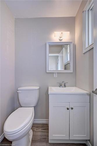 160 Arrowhead Crescent, Kitchener, ON - Indoor Photo Showing Bathroom