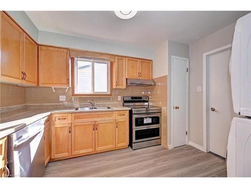 160 Arrowhead Crescent, Kitchener, ON - Indoor Photo Showing Kitchen With Double Sink