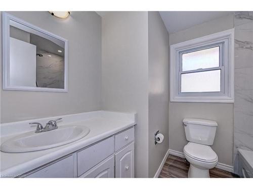 160 Arrowhead Crescent, Kitchener, ON - Indoor Photo Showing Bathroom