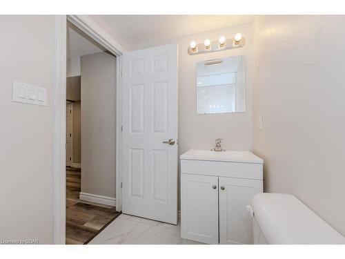 160 Arrowhead Crescent, Kitchener, ON - Indoor Photo Showing Bathroom