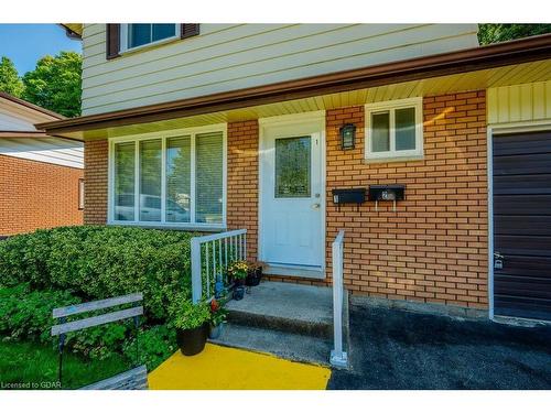 160 Arrowhead Crescent, Kitchener, ON - Outdoor With Exterior