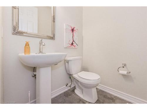 32 Kay Crescent, Fergus, ON - Indoor Photo Showing Bathroom