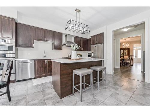 32 Kay Crescent, Fergus, ON - Indoor Photo Showing Kitchen With Upgraded Kitchen