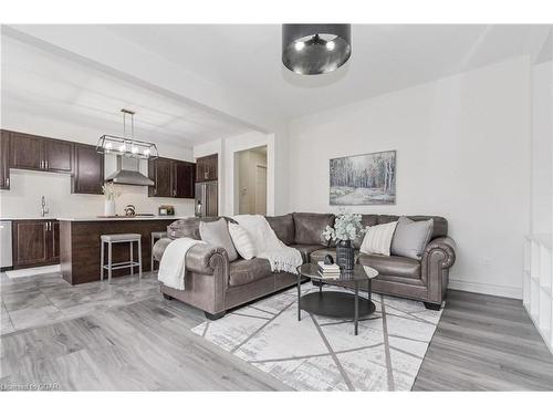 32 Kay Crescent, Fergus, ON - Indoor Photo Showing Living Room