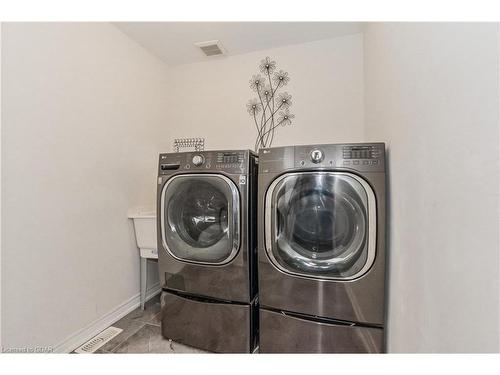 32 Kay Crescent, Fergus, ON - Indoor Photo Showing Laundry Room