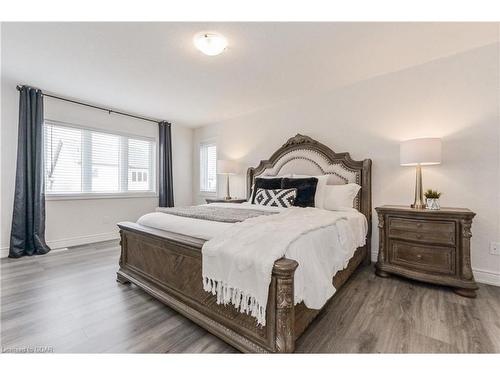 32 Kay Crescent, Fergus, ON - Indoor Photo Showing Bedroom