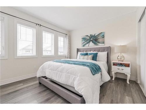 32 Kay Crescent, Fergus, ON - Indoor Photo Showing Bedroom