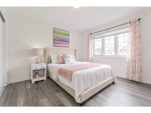 32 Kay Crescent, Fergus, ON - Indoor Photo Showing Bedroom