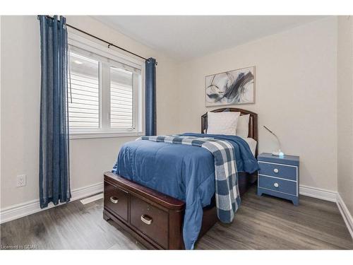 32 Kay Crescent, Fergus, ON - Indoor Photo Showing Bedroom